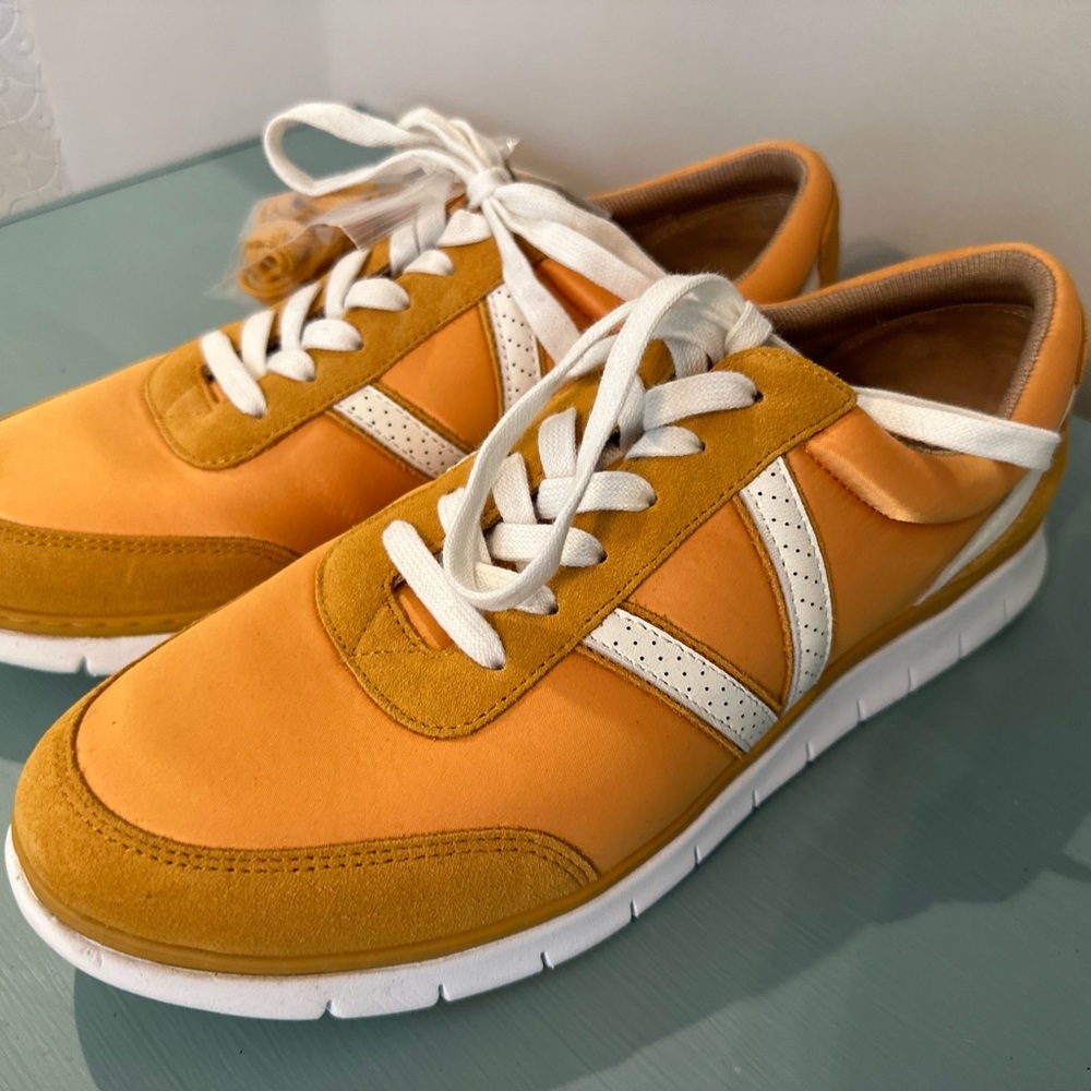 Vionic Nana Satin Sneakers gold yellow 11 NWOT